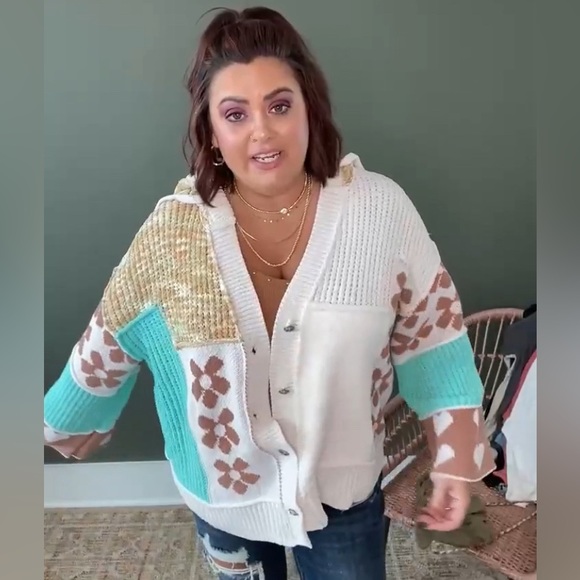 New POL Heart and Daisy Cardigan Sweater Super Soft and Hard to Find Size Large - Picture 2 of 4